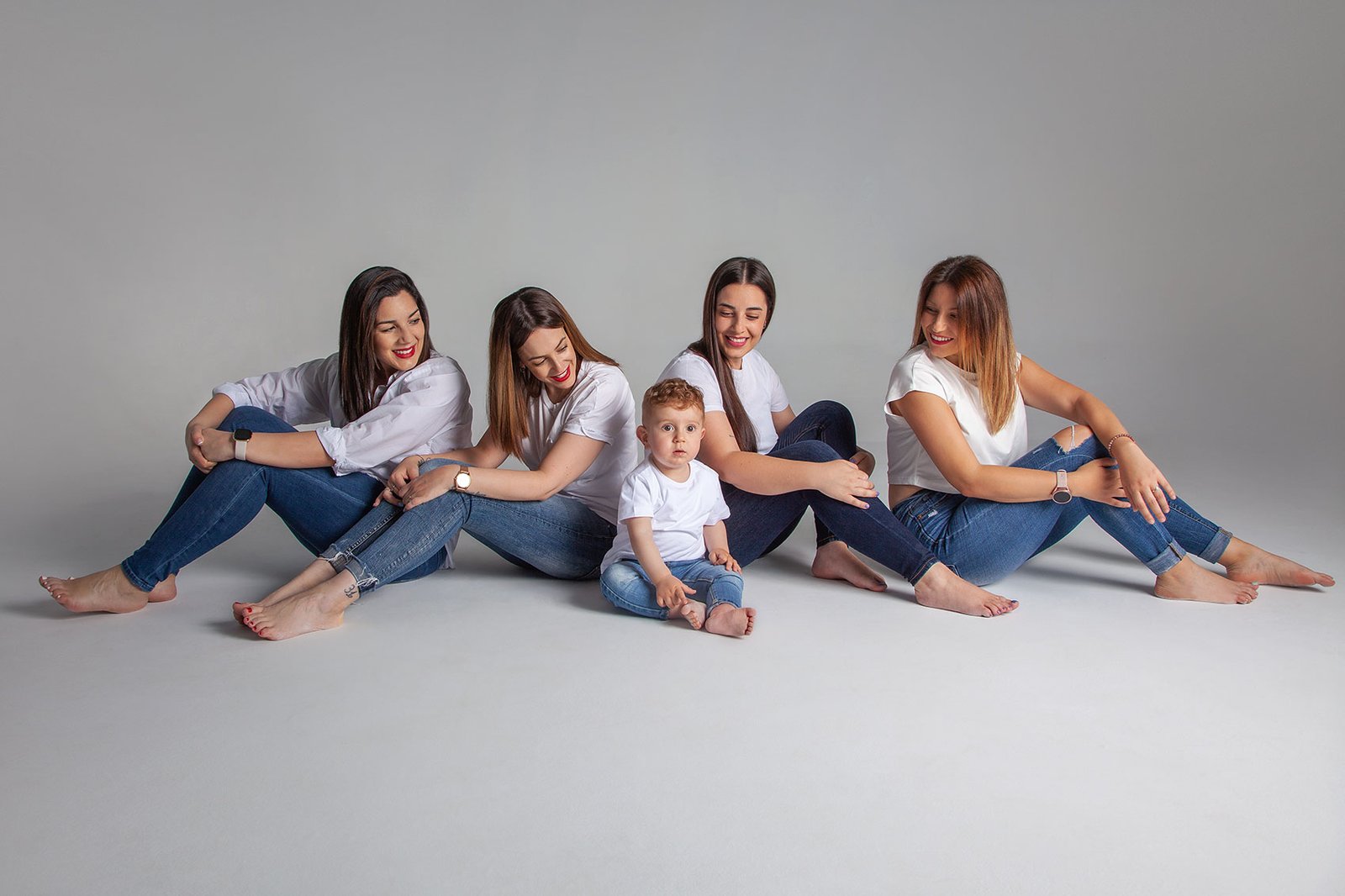 sesion-familiar-galeria-sophia-arenas-ilussion-estudio-fotografa-amigas